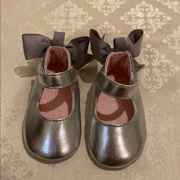 Adorable baby girl shoe bundle! - Picture 4 of 5